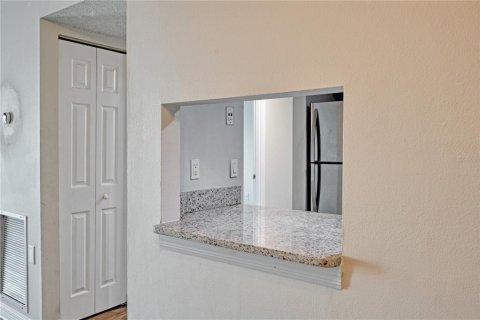 Condo in Orlando, Florida, 2 bedrooms  № 2096532 - photo 7