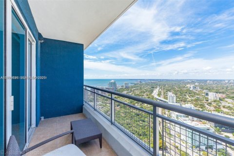 Condo in Miami, Florida, 2 bedrooms  № 1993496 - photo 4