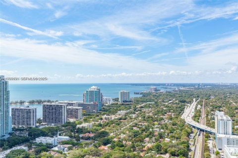 Condo in Miami, Florida, 2 bedrooms  № 1993496 - photo 6