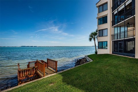 Condo in Saint Petersburg, Florida, 2 bedrooms  № 2222734