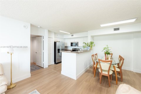 Copropriété à louer à Miami, Floride: 2 chambres, 105.91 m2 № 2145774 - photo 14