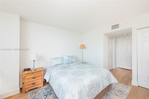 Copropriété à louer à Miami, Floride: 2 chambres, 105.91 m2 № 2145774 - photo 13