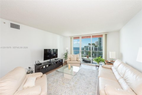 Copropriété à louer à Miami, Floride: 2 chambres, 105.91 m2 № 2145774 - photo 2