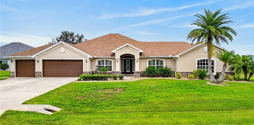 Villa ou maison à Lake Suzy, Floride 3 chambres, 283.82 m2 № 2414933
