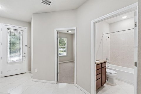 Townhouse in Winter Garden, Florida 4 bedrooms, 168.43 sq.m. № 2215263 - photo 7