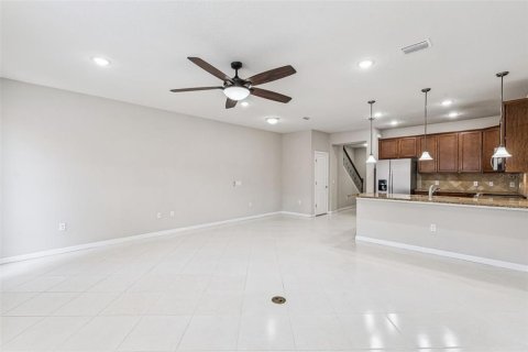 Townhouse in Winter Garden, Florida 4 bedrooms, 168.43 sq.m. № 2215263 - photo 6