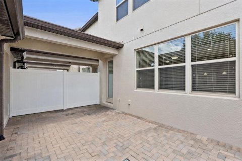 Townhouse in Winter Garden, Florida 4 bedrooms, 168.43 sq.m. № 2215263 - photo 20