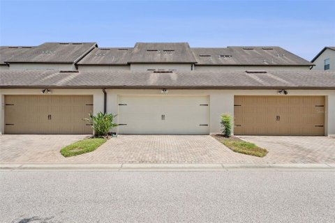 Townhouse in Winter Garden, Florida 4 bedrooms, 168.43 sq.m. № 2215263 - photo 21