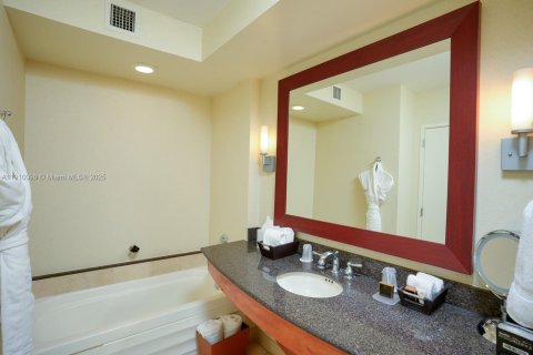 Copropriété à vendre à Sunny Isles Beach, Floride: 51.19 m2 № 1966383 - photo 23