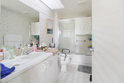 Copropriété à vendre à Pembroke Pines, Floride: 1 chambre, 98.1 m2 № 1746065 - photo 6