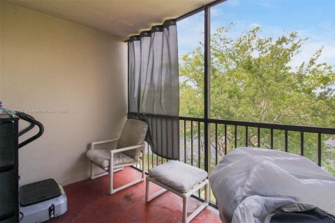 Copropriété à vendre à Pembroke Pines, Floride: 1 chambre, 98.1 m2 № 1746065 - photo 13