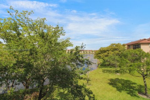 Copropriété à vendre à Pembroke Pines, Floride: 1 chambre, 98.1 m2 № 1746065 - photo 14