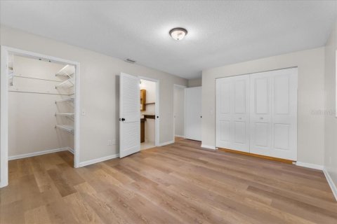 House in Lakeland, Florida 4 bedrooms, 178.56 sq.m. № 1899316 - photo 18