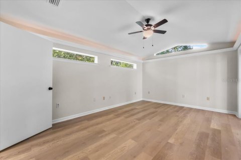 House in Lakeland, Florida 4 bedrooms, 178.56 sq.m. № 1899316 - photo 9