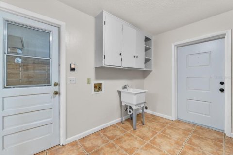 House in Lakeland, Florida 4 bedrooms, 178.56 sq.m. № 1899316 - photo 30