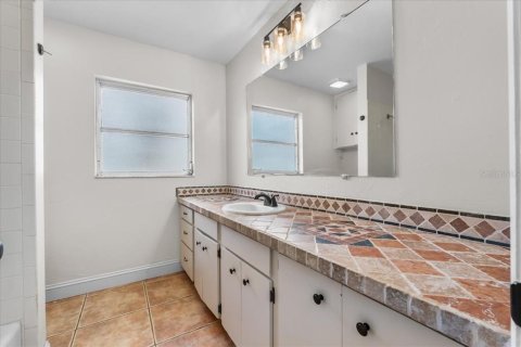 House in Lakeland, Florida 4 bedrooms, 178.56 sq.m. № 1899316 - photo 26
