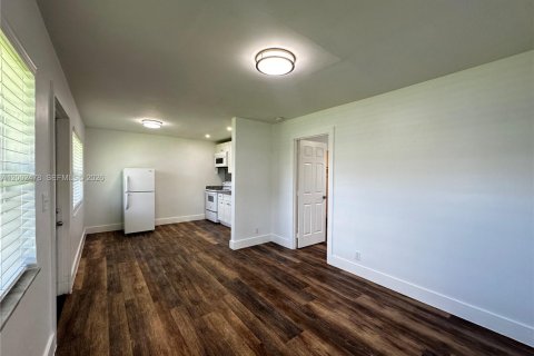 Apartment in Hollywood, Florida 1 bedroom № 2067855 - photo 4