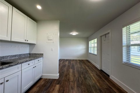 Apartment in Hollywood, Florida 1 bedroom № 2067855 - photo 15