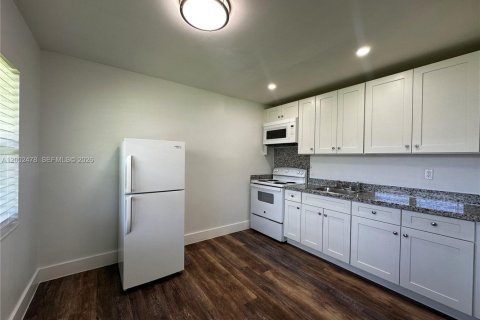 Apartment in Hollywood, Florida 1 bedroom № 2067855 - photo 2