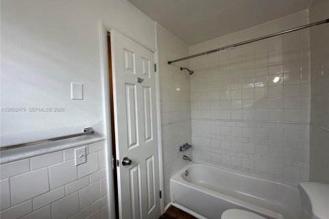 Apartment in Hollywood, Florida 1 bedroom № 2067855 - photo 9