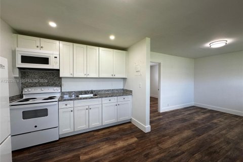 Apartment in Hollywood, Florida 1 bedroom № 2067855 - photo 13