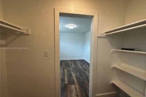 Apartment in Hollywood, Florida 1 bedroom № 2067855 - photo 18