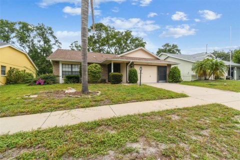 House in Hudson, Florida 2 bedrooms, 113.53 sq.m. № 1770939 - photo 4