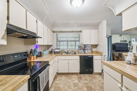 House in Hudson, Florida 2 bedrooms, 113.53 sq.m. № 1770939 - photo 27
