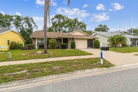 House in Hudson, Florida 2 bedrooms, 113.53 sq.m. № 1770939 - photo 5