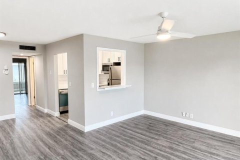 Condominio en venta en Boynton Beach, Florida, 1 dormitorio, 70.05 m2 № 2146246 - foto 5