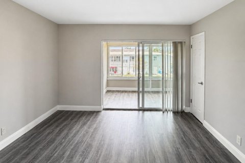 Condominio en venta en Boynton Beach, Florida, 1 dormitorio, 70.05 m2 № 2146246 - foto 10