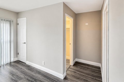Condominio en venta en Boynton Beach, Florida, 1 dormitorio, 70.05 m2 № 2146246 - foto 12