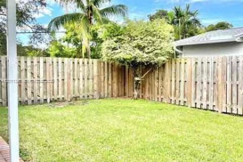 Villa ou maison à louer à Cutler Bay, Floride: 3 chambres, 133.13 m2 № 2075161 - photo 12