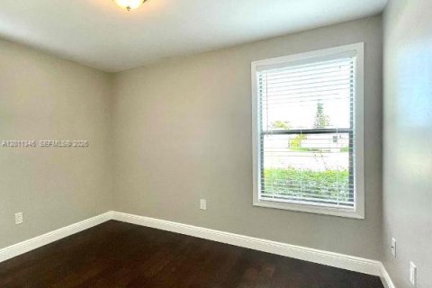 Villa ou maison à louer à Cutler Bay, Floride: 3 chambres, 133.13 m2 № 2075161 - photo 6