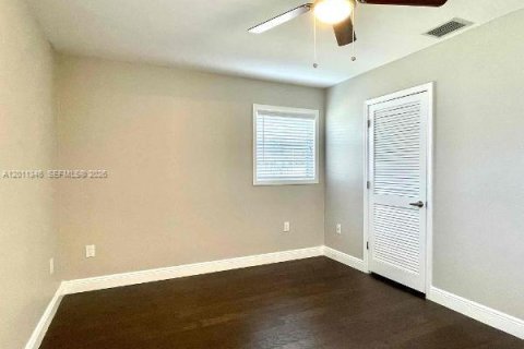 Villa ou maison à louer à Cutler Bay, Floride: 3 chambres, 133.13 m2 № 2075161 - photo 5