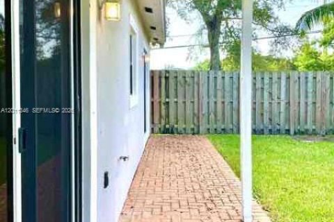 Villa ou maison à louer à Cutler Bay, Floride: 3 chambres, 133.13 m2 № 2075161 - photo 11