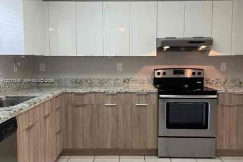 Villa ou maison à louer à Cutler Bay, Floride: 3 chambres, 133.13 m2 № 2075161 - photo 3