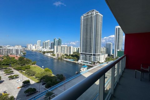 Copropriété à vendre à Hallandale Beach, Floride: 2 chambres, 96.34 m2 № 2090118 - photo 19