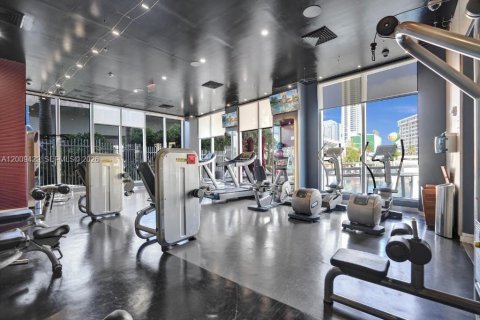 Copropriété à vendre à Hallandale Beach, Floride: 2 chambres, 96.34 m2 № 2090118 - photo 25