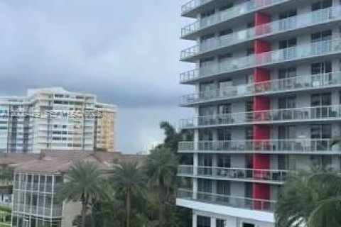 Copropriété à vendre à Hallandale Beach, Floride: 2 chambres, 96.34 m2 № 2090118 - photo 22