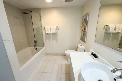 Copropriété à vendre à Hallandale Beach, Floride: 2 chambres, 96.34 m2 № 2090118 - photo 10