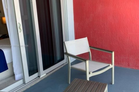 Copropriété à vendre à Hallandale Beach, Floride: 2 chambres, 96.34 m2 № 2090118 - photo 17