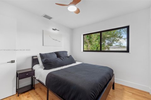 House in Cutler Bay, Florida 5 bedrooms, 127.83 sq.m. № 2028856 - photo 22