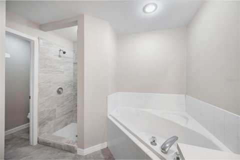 House in Cape Coral, Florida 3 bedrooms, 167.04 sq.m. № 1581870 - photo 30