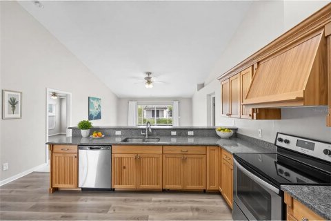 House in Cape Coral, Florida 3 bedrooms, 167.04 sq.m. № 1581870 - photo 8