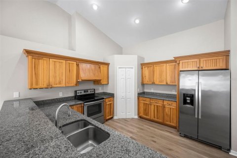 House in Cape Coral, Florida 3 bedrooms, 167.04 sq.m. № 1581870 - photo 11