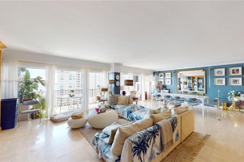 Condo in Miami, Florida, 2 bedrooms  № 1623135 - photo 7
