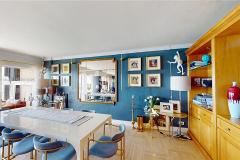 Condo in Miami, Florida, 2 bedrooms  № 1623135 - photo 12