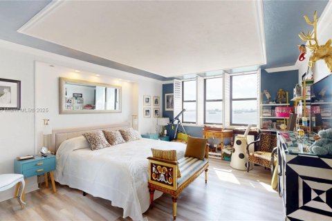 Condo in Miami, Florida, 2 bedrooms  № 1623135 - photo 22