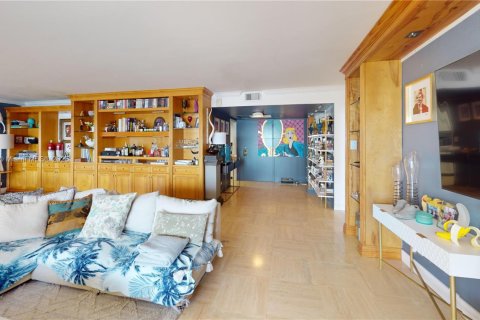 Condo in Miami, Florida, 2 bedrooms  № 1623135 - photo 10